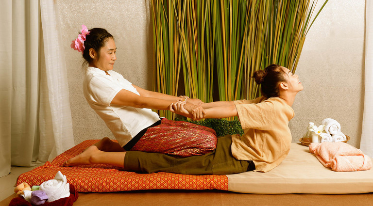 Традиционный тайский массаж тела: чем он отличается от обычного?