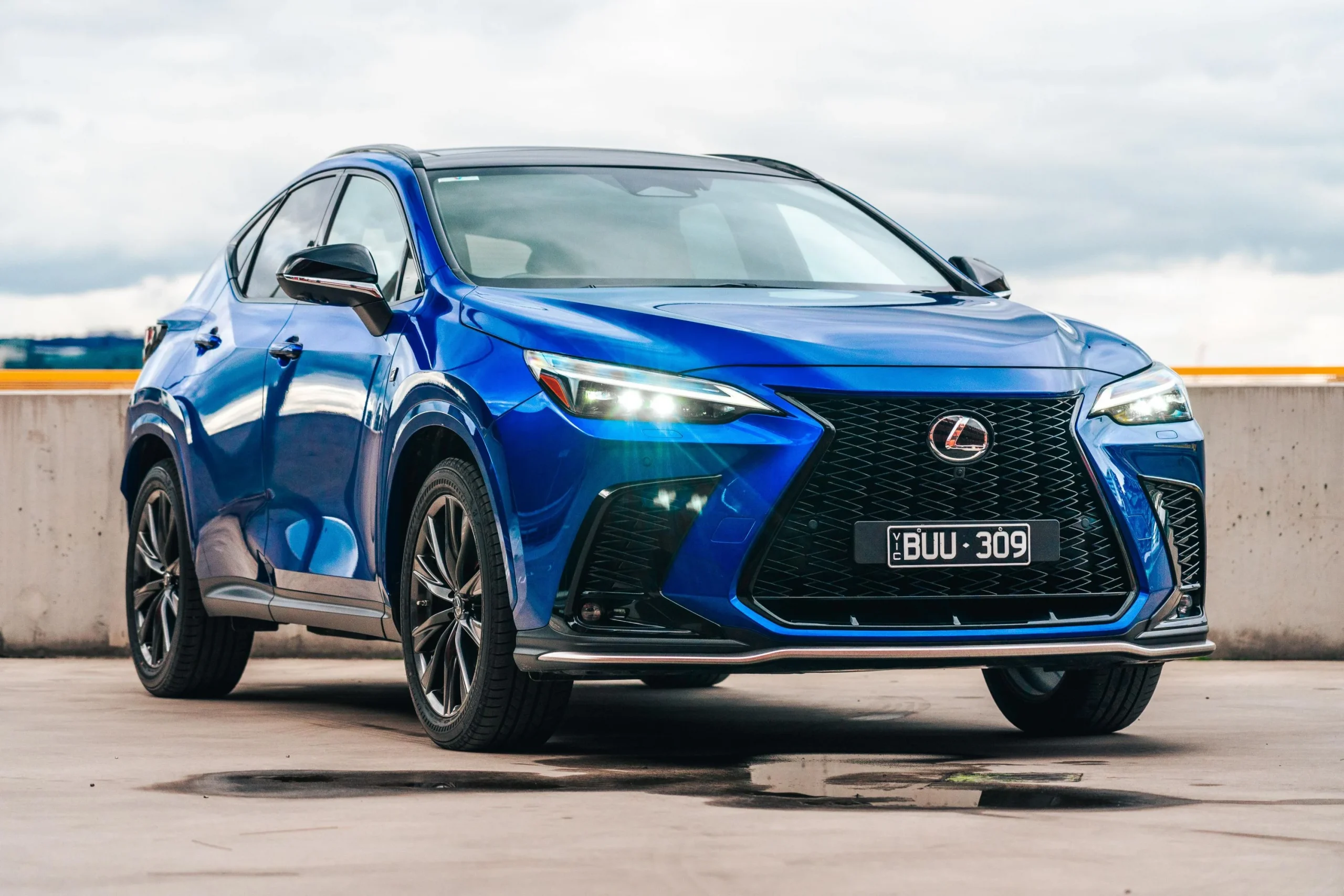 Lexus NX 2025 — гібридний кросовер, що зрушує ринок SUV