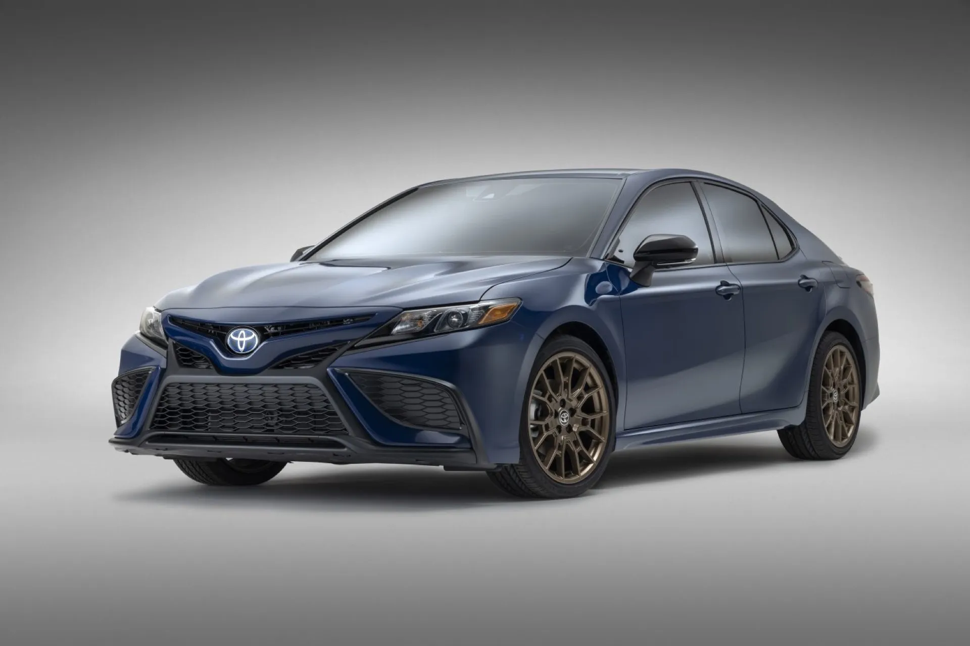 Toyota Camry з пробігом: преміальний седан, який не втрачає цінності